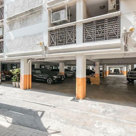 Oyo 110 Old Town Hotel بانكوك المظهر الخارجي الصورة