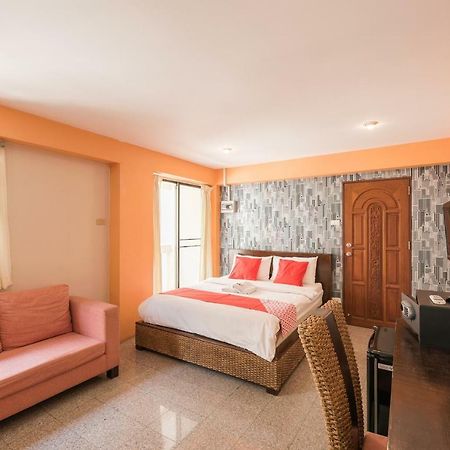 Oyo 110 Old Town Hotel بانكوك المظهر الخارجي الصورة