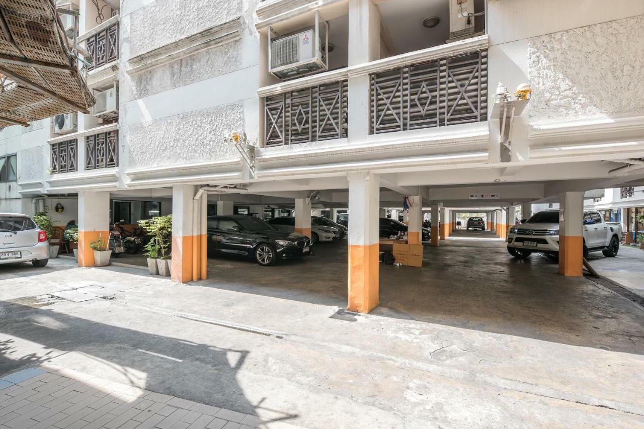 Oyo 110 Old Town Hotel بانكوك المظهر الخارجي الصورة