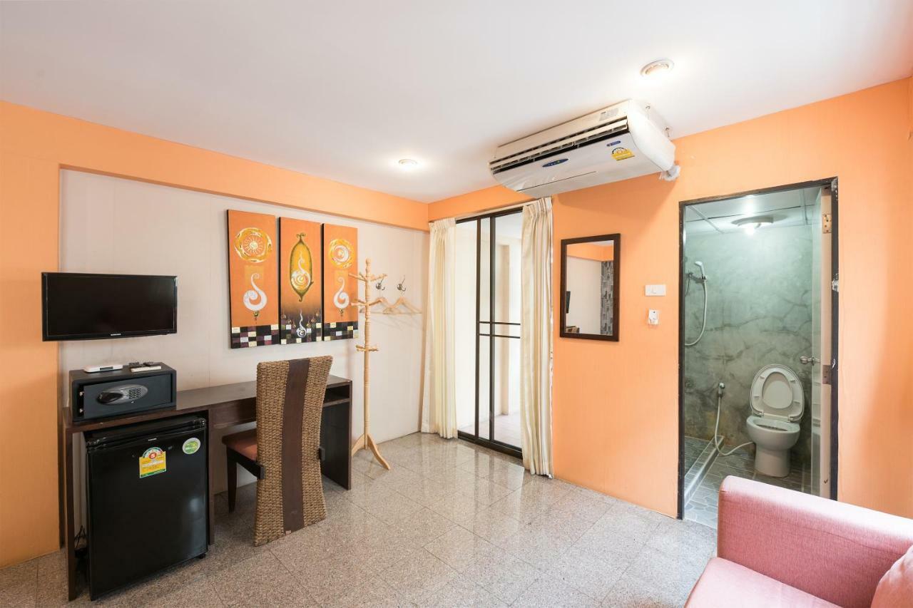 Oyo 110 Old Town Hotel بانكوك المظهر الخارجي الصورة