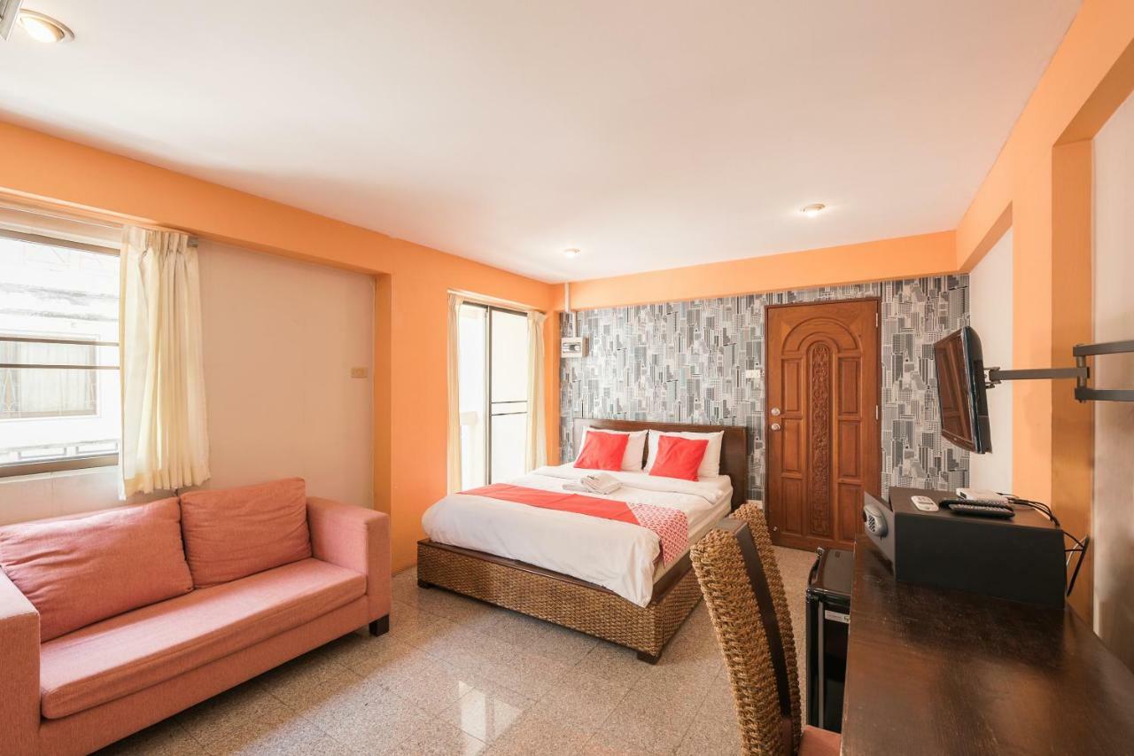 Oyo 110 Old Town Hotel بانكوك المظهر الخارجي الصورة