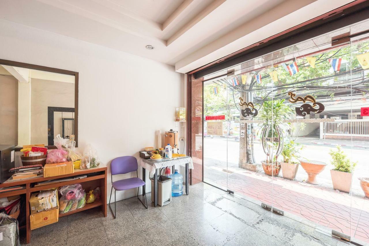 Oyo 110 Old Town Hotel بانكوك المظهر الخارجي الصورة