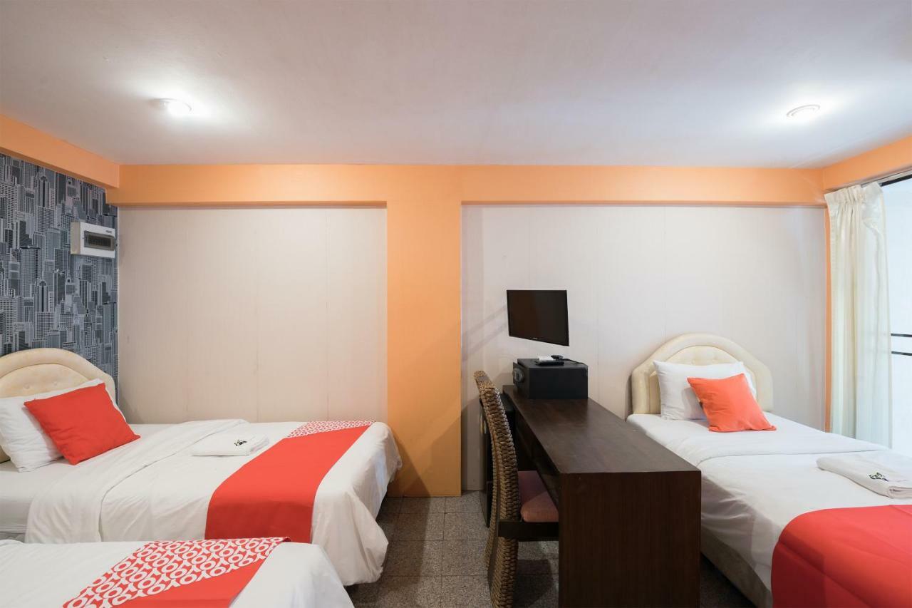 Oyo 110 Old Town Hotel بانكوك المظهر الخارجي الصورة
