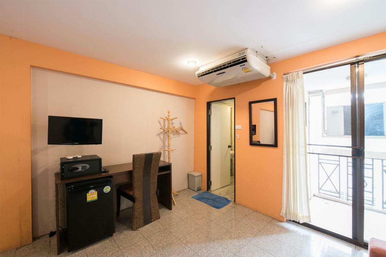 Oyo 110 Old Town Hotel بانكوك المظهر الخارجي الصورة