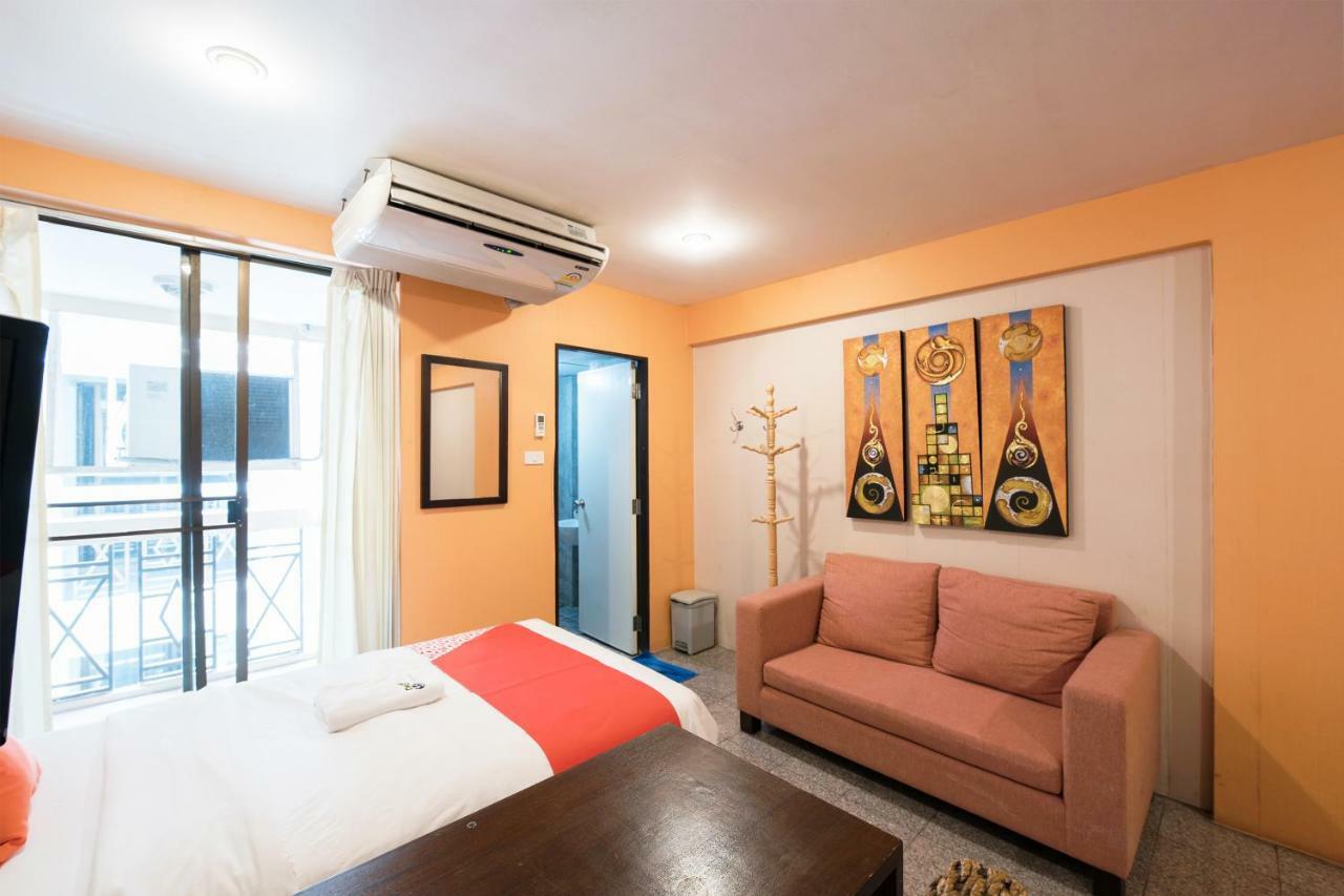 Oyo 110 Old Town Hotel بانكوك المظهر الخارجي الصورة