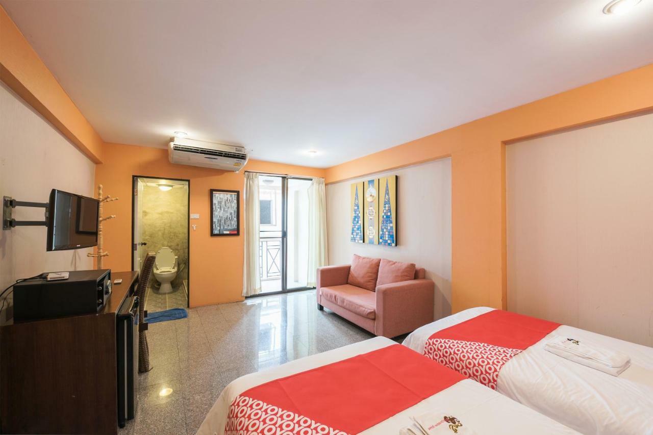 Oyo 110 Old Town Hotel بانكوك المظهر الخارجي الصورة