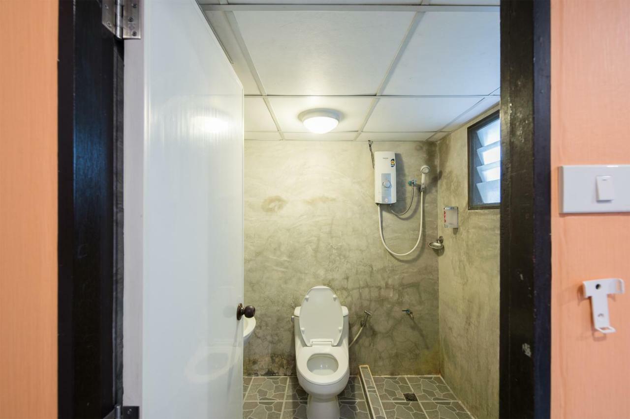 Oyo 110 Old Town Hotel بانكوك المظهر الخارجي الصورة