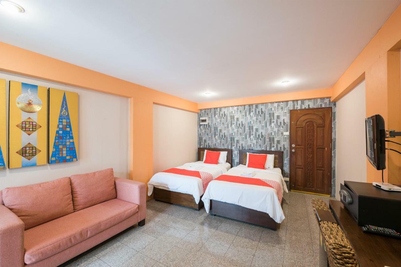 Oyo 110 Old Town Hotel بانكوك المظهر الخارجي الصورة