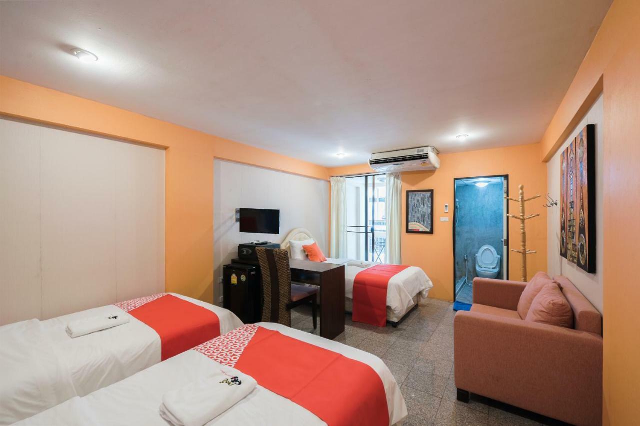 Oyo 110 Old Town Hotel بانكوك المظهر الخارجي الصورة